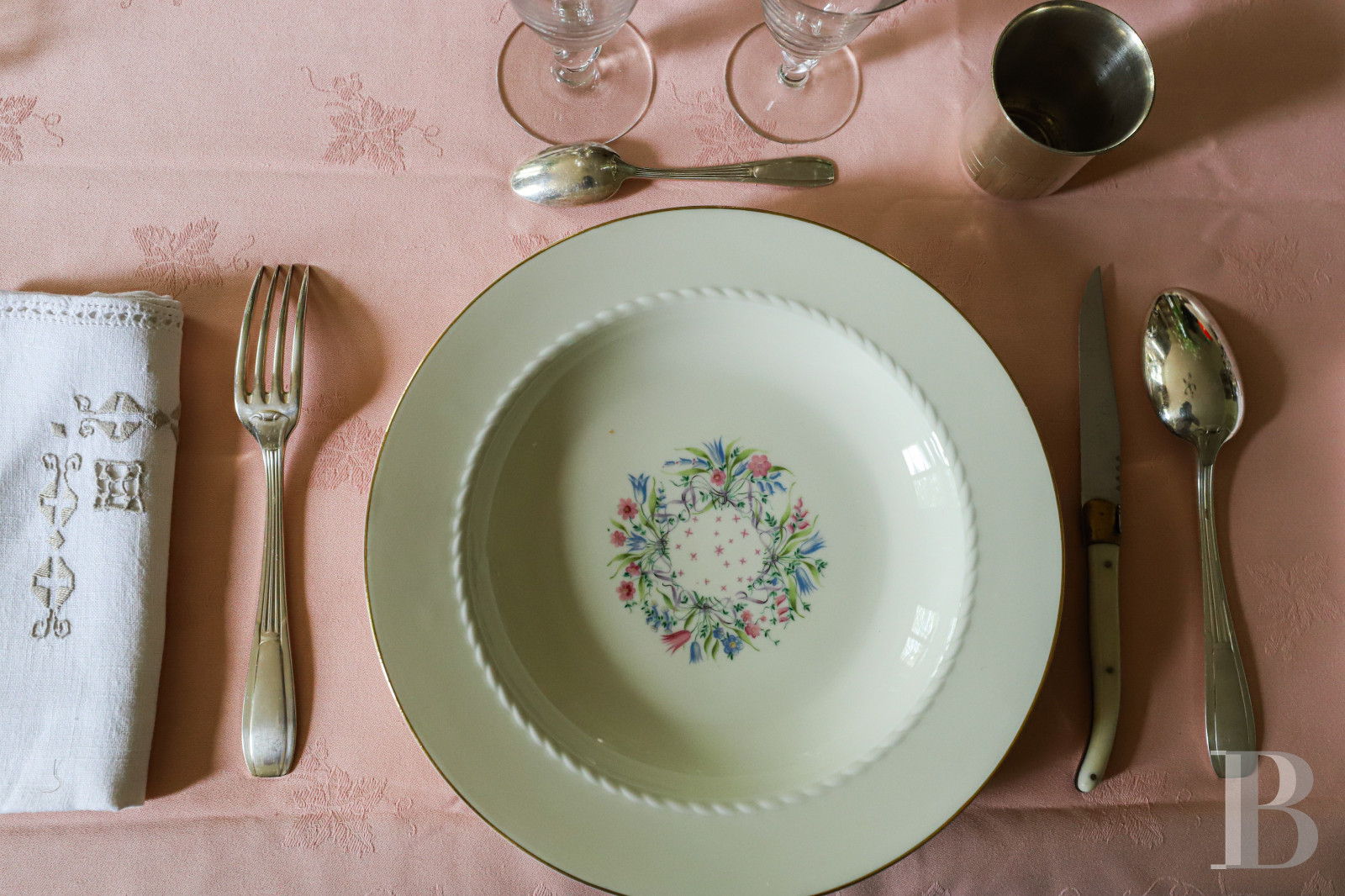 A 19th-century house bordered by a moat, in the Pays d'Auge region, in Normandy  - photo  n°18